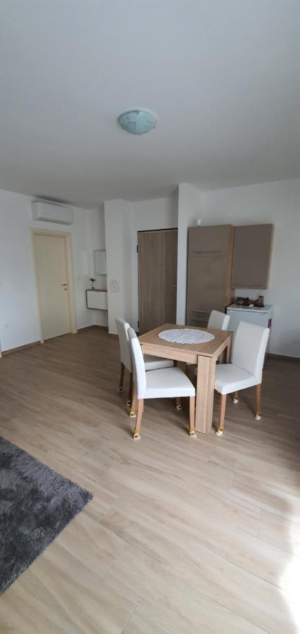 Apartment Sunrise With Private Parking Pula Exterior photo