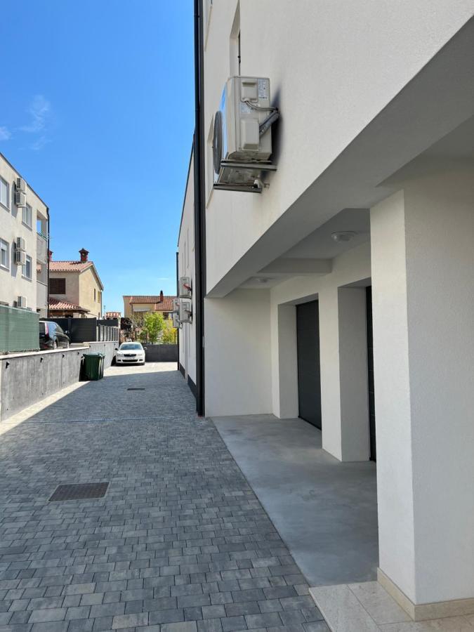 Apartment Sunrise With Private Parking Pula Exterior photo