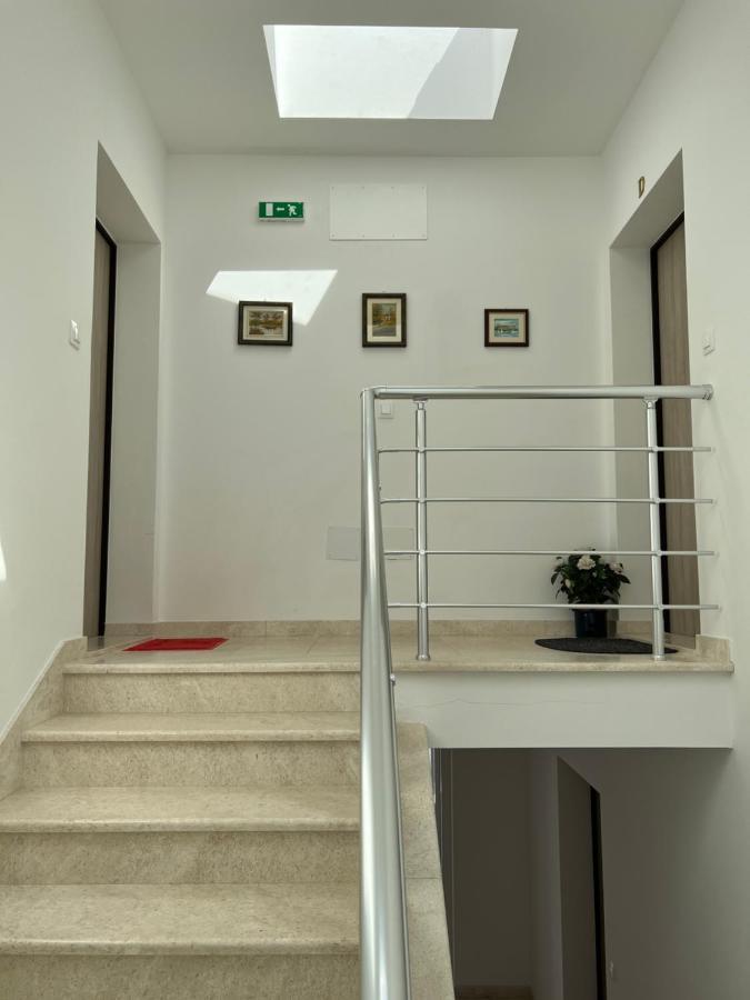 Apartment Sunrise With Private Parking Pula Exterior photo