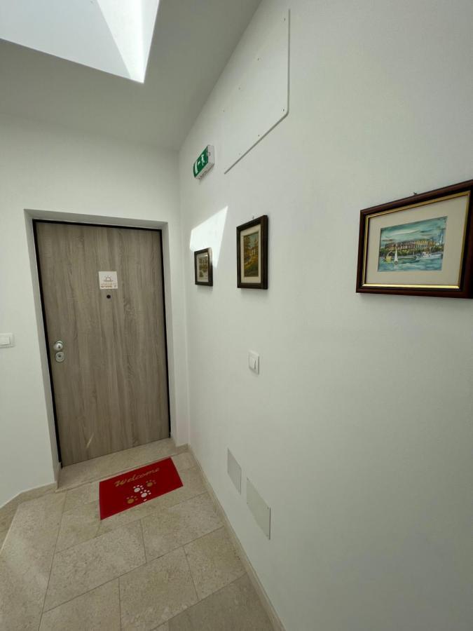 Apartment Sunrise With Private Parking Pula Exterior photo